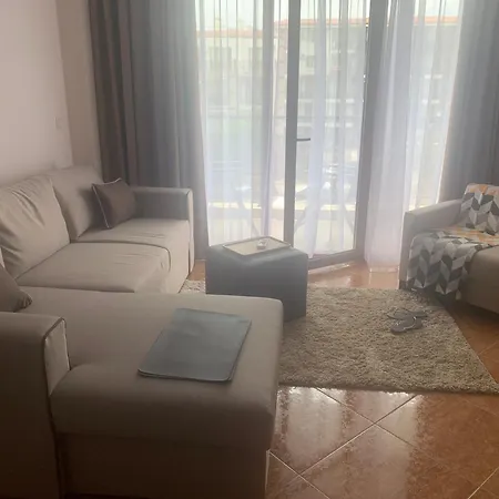 Helios Complex, 公寓 圣弗拉斯